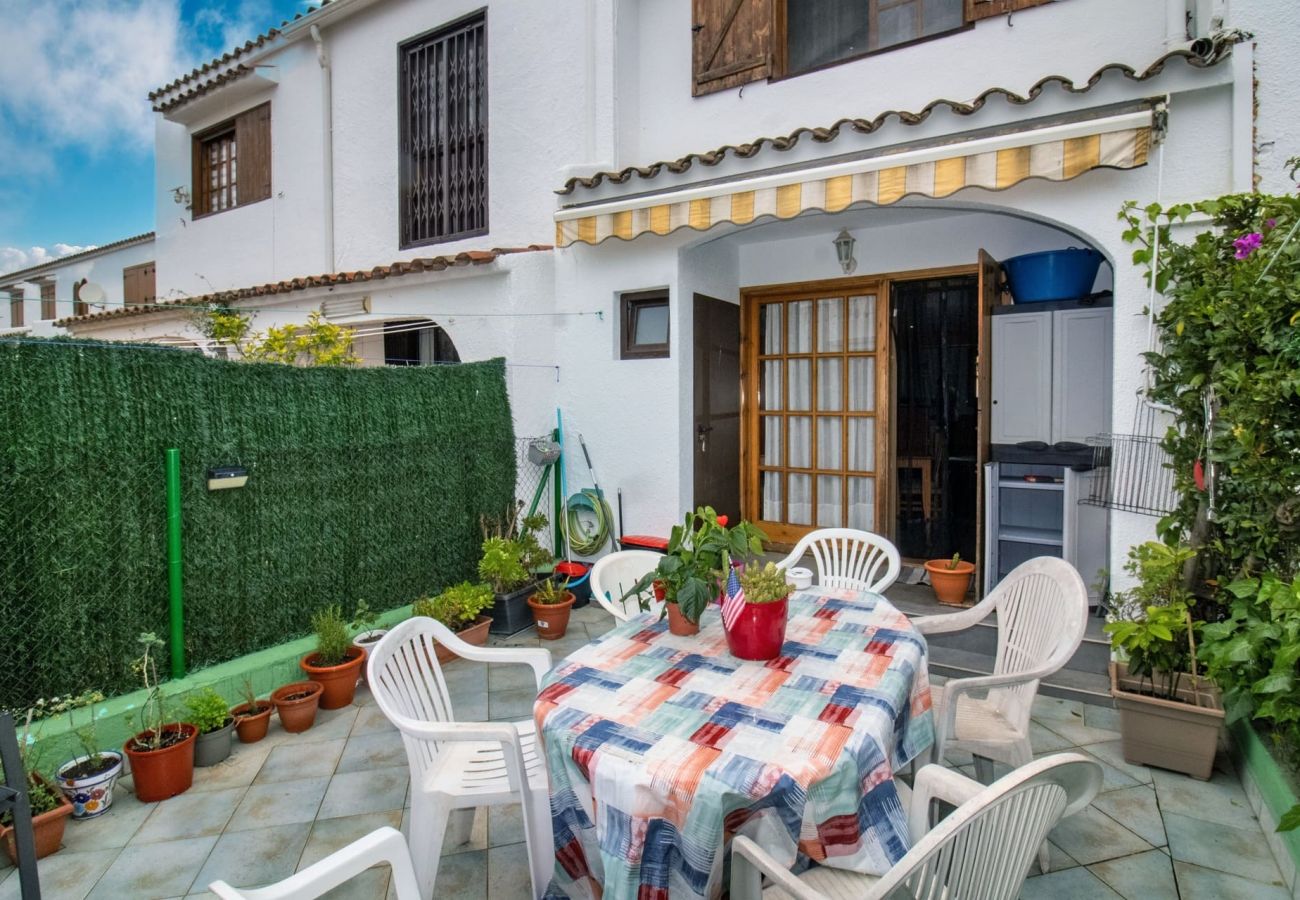 Casa adosada en Alcoceber / Alcossebre - Casa Independiente a 100 metros de Playa Cargador