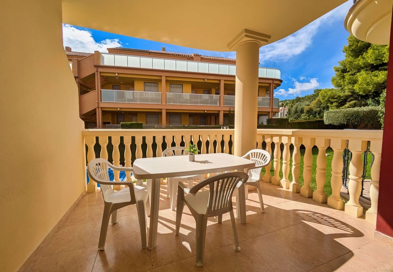 Ferienwohnung in Alcoceber - Bajo con terraza junto a la piscina - Madeira