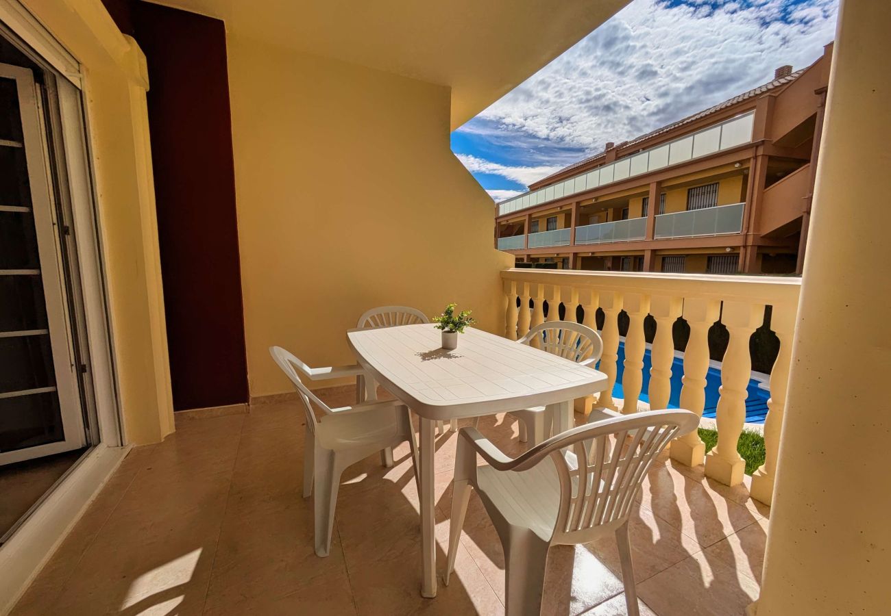 Ferienwohnung in Alcoceber - Bajo con terraza junto a la piscina - Madeira